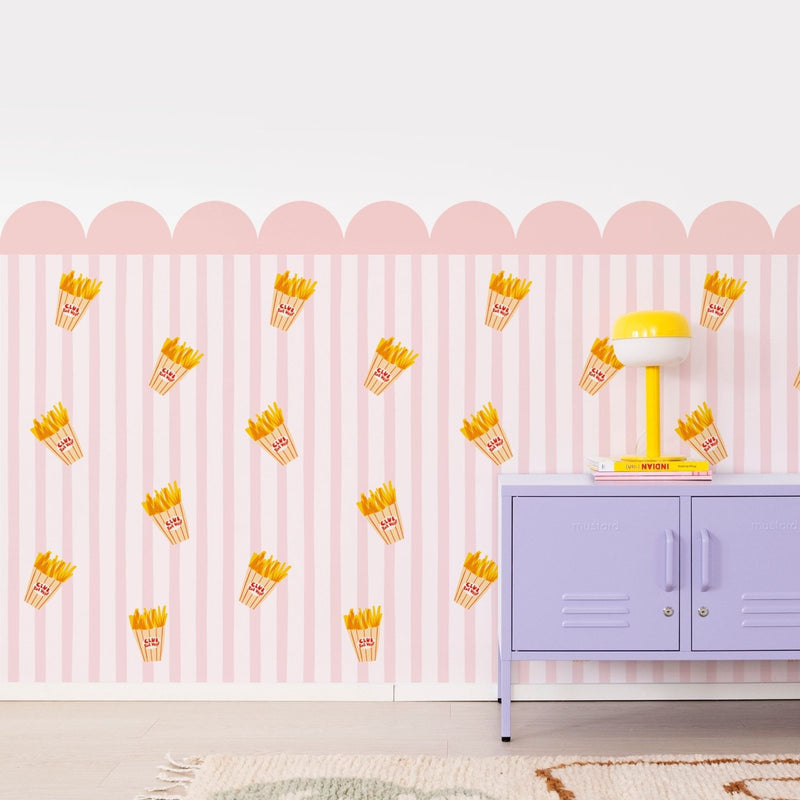 Pommes Club Rot Weiß Half - Wall Wallpaper - Peel & Stick Wallpapers by Made of Sundays
