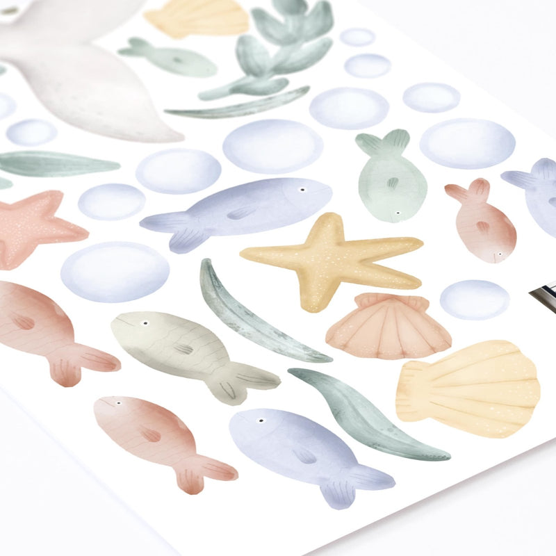 Adesivi Murali Balena Grigia Sognante e Pesci