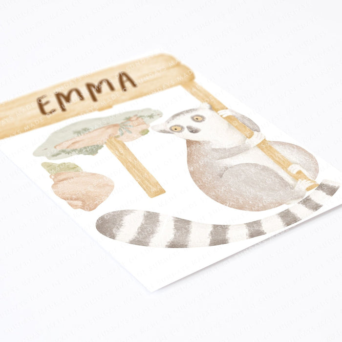 Personalisierter Wandaufkleber mit Lemur-Boho-Dschungelschild